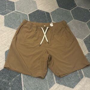 Vuori Ripstop tan/brown shorts EUC